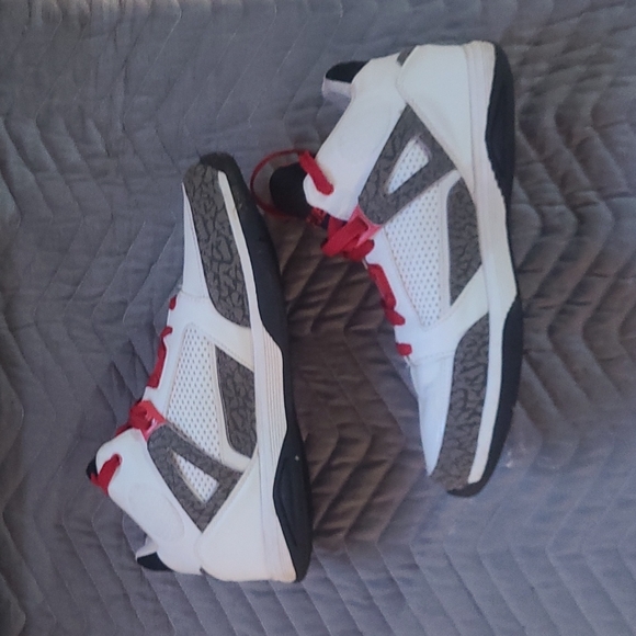 Fubu red and white basketball shoes - Picture 3 of 5